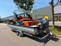 Uf equipment - 2026 - 25 foot luxe pontonboot - afbeelding 10 van  26