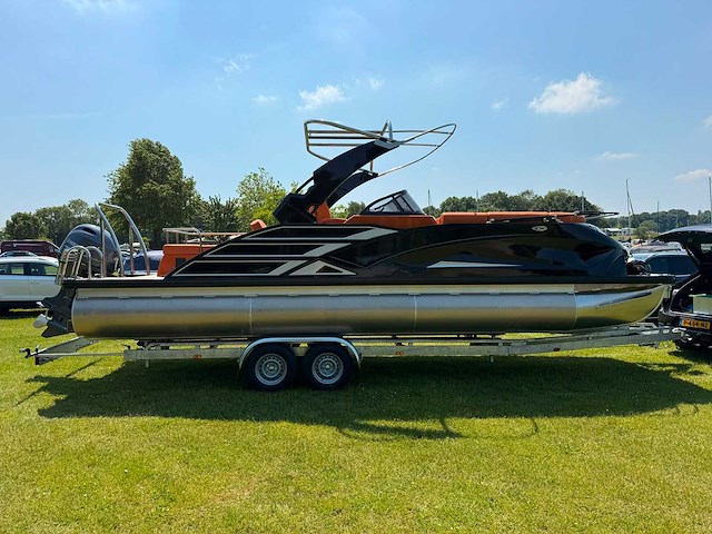 Uf equipment - 2026 - 25 foot luxe pontonboot - afbeelding 17 van  26