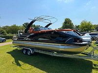 Uf equipment - 2026 - 25 foot luxe pontonboot - afbeelding 18 van  26