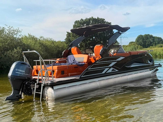 Uf equipment - 2026 - 25 foot luxe pontonboot - afbeelding 26 van  26