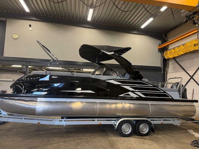 Uf equipment - 2026 - 25 foot luxe pontonboot - afbeelding 10 van  13