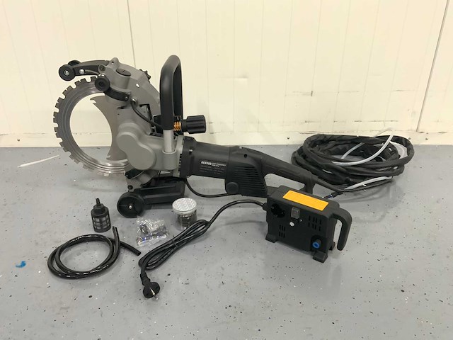 Uf equipment - 2026 - ac7400 - betonzaag - afbeelding 8 van  24