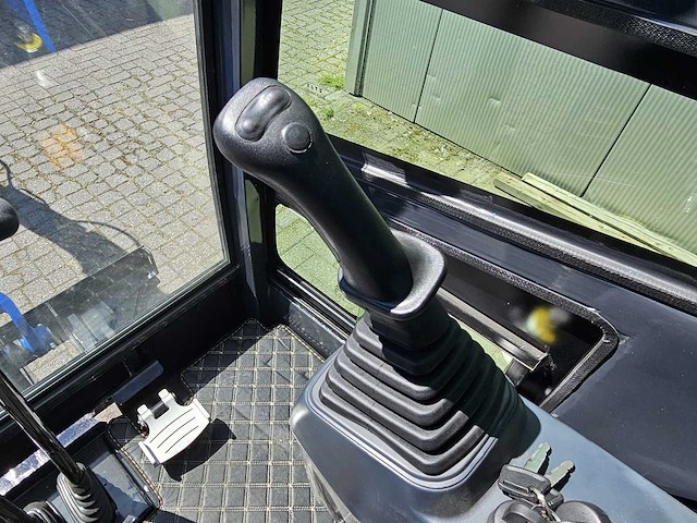 Uf equipment - nm25 minigraver - 2025 - met kubota motor en snelwisselsysteem incl. 3 bakken - afbeelding 19 van  33