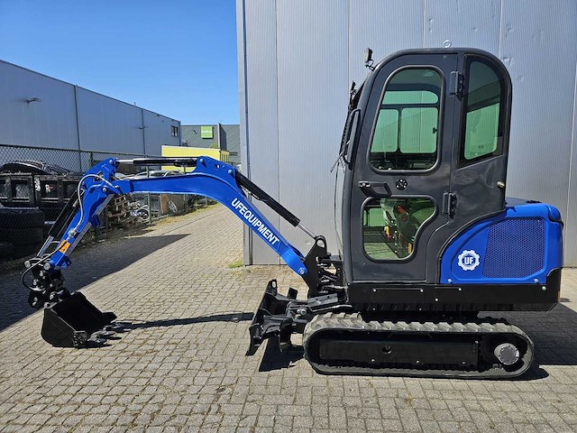 Uf equipment - nm25 minigraver - 2025 - met kubota motor en snelwisselsysteem incl. 3 bakken - afbeelding 12 van  33