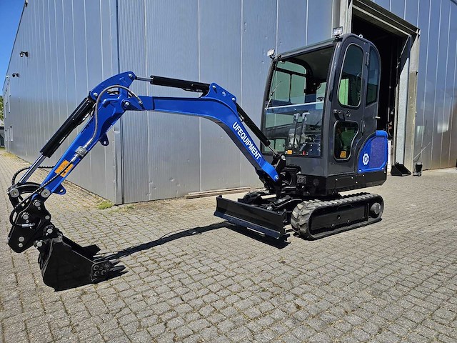 Uf equipment - nm25 minigraver - 2025 - met kubota motor en snelwisselsysteem incl. 3 bakken - afbeelding 1 van  25