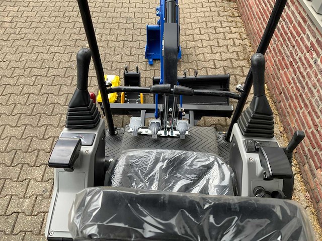 Uf equipment kubota - 2026 - nm 1800 kg - diesel rupsgraafmachine - afbeelding 5 van  21