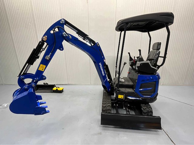 Uf equipment kubota - 2026 - nm 1800 kg - diesel rupsgraafmachine - afbeelding 20 van  21