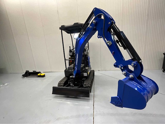 Uf equipment nm-18 - rupsgraafmachine 2026 - zwenk giek - 3 graafbakken - gereedschapskoffer - afbeelding 27 van  28