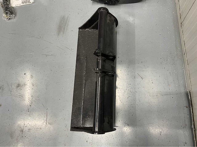 Uf equipment nm-18 - rupsgraafmachine 2026 - zwenk giek - 3 graafbakken - gereedschapskoffer - afbeelding 12 van  18