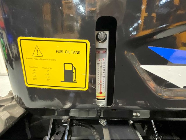 Uf equipment nm-18 - rupsgraafmachine 2026 - zwenk giek - 3 graafbakken - gereedschapskoffer - afbeelding 3 van  13