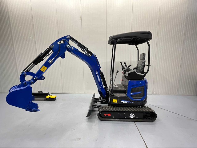 Uf equipment nm-18 - rupsgraafmachine 2026 - zwenk giek - 3 graafbakken - gereedschapskoffer - afbeelding 14 van  28