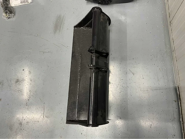 Uf equipment nm-18 - rupsgraafmachine 2026 - zwenk giek - 3 graafbakken - gereedschapskoffer - afbeelding 17 van  28