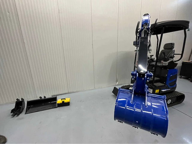 Uf equipment nm-18 - rupsgraafmachine 2026 - zwenk giek - 3 graafbakken - gereedschapskoffer - afbeelding 15 van  28