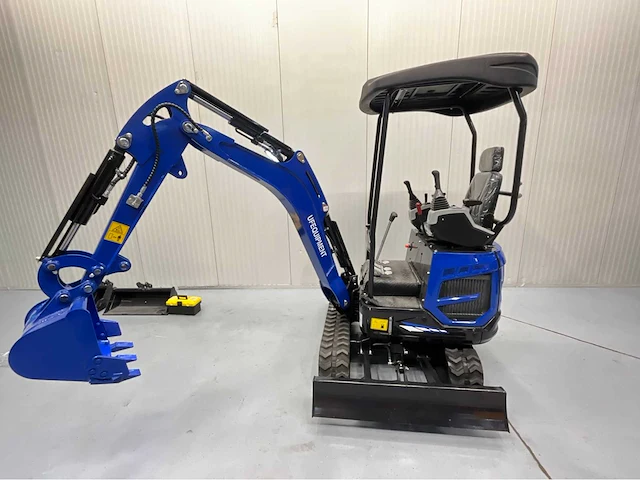 Uf equipment nm-18 - rupsgraafmachine 2026 - zwenk giek - 3 graafbakken - gereedschapskoffer - afbeelding 4 van  28