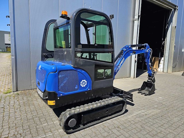 Uf equipment nm25 - minigraafmachine - snelwisselsysteem - 3 bakken - 2026 - afbeelding 27 van  31