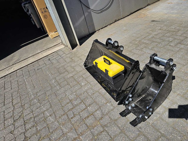 Uf equipment nm25 - minigraafmachine - snelwisselsysteem - 3 bakken - 2026 - afbeelding 24 van  31