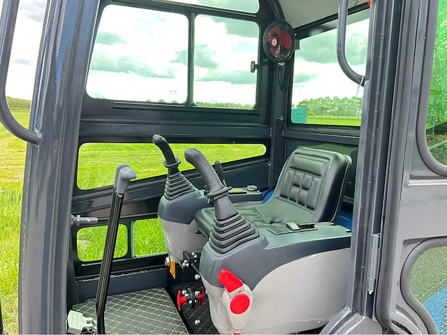 Uf equipment nm25 kubota - 2.5t minigraafmachine - snelwisselsysteem - 3 bakken - 2026 - afbeelding 7 van  27