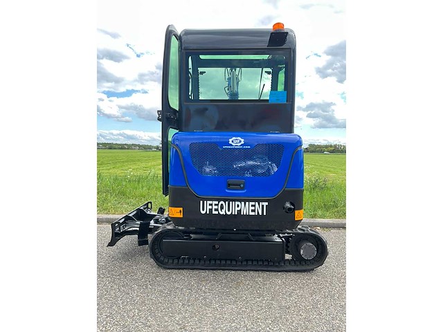 Uf equipment nm25 kubota - 2.5t minigraafmachine - snelwisselsysteem - 3 bakken - 2026 - afbeelding 22 van  27