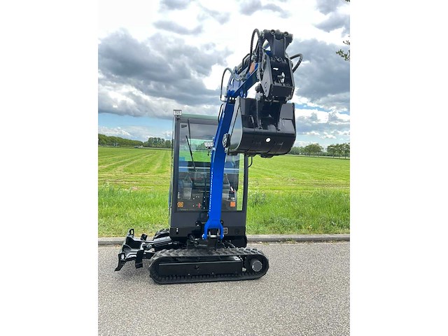 Uf equipment nm25 kubota - 2.5t minigraafmachine - snelwisselsysteem - 3 bakken - 2026 - afbeelding 23 van  27