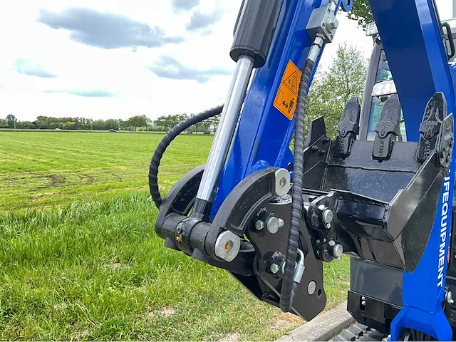 Uf equipment nm25 kubota - 2.5t minigraafmachine - snelwisselsysteem - 3 bakken - 2026 - afbeelding 27 van  27