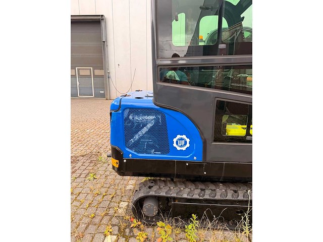 Uf equipment nm25 minigraver kubota motor en snelwisselsysteem incl. 3 bakken - afbeelding 31 van  32
