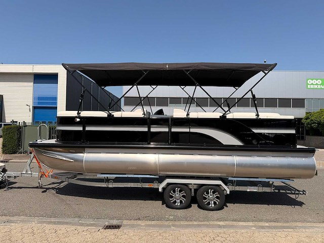 Uf marine - 2026 - 22ft - ponton boot / consoleboot - afbeelding 13 van  19