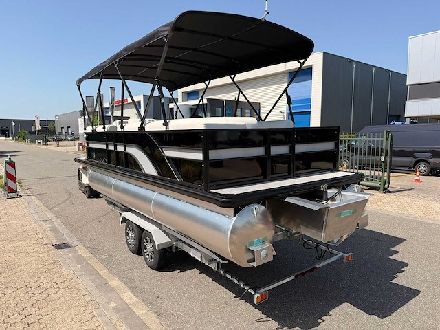 Uf marine - 2026 - 22ft - ponton boot / consoleboot - afbeelding 15 van  19
