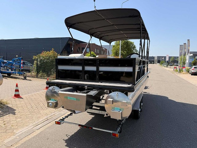 Uf marine - 2026 - 22ft - ponton boot / consoleboot - afbeelding 16 van  19