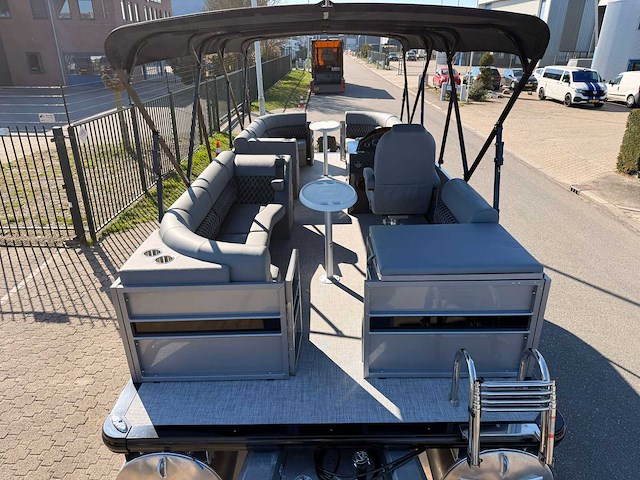 Uf marine - 2026 - 22ft - ponton boot / consoleboot - afbeelding 8 van  41