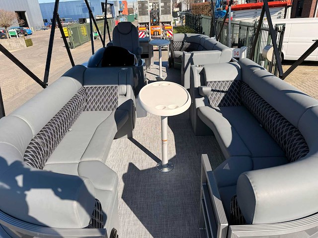 Uf marine - 2026 - 22ft - ponton boot / consoleboot - afbeelding 12 van  41
