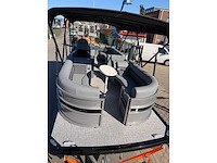 Uf marine - 2026 - 22ft - ponton boot / consoleboot - afbeelding 13 van  41