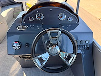 Uf marine - 2026 - 22ft - ponton boot / consoleboot - afbeelding 15 van  41