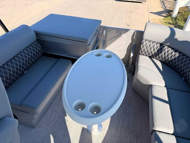 Uf marine - 2026 - 22ft - ponton boot / consoleboot - afbeelding 20 van  41