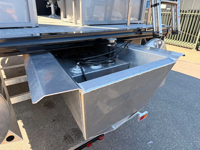 Uf marine - 2026 - 22ft - ponton boot / consoleboot - afbeelding 24 van  41