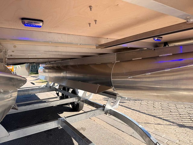 Uf marine - 2026 - 22ft - ponton boot / consoleboot - afbeelding 32 van  41