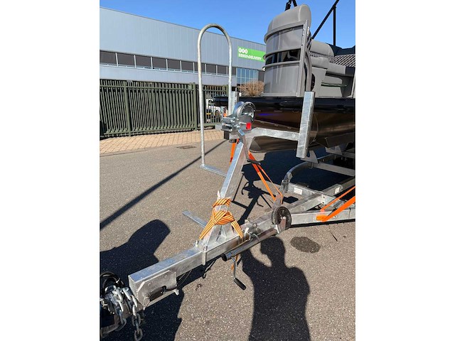 Uf marine - 2026 - 22ft - ponton boot / consoleboot - afbeelding 36 van  41