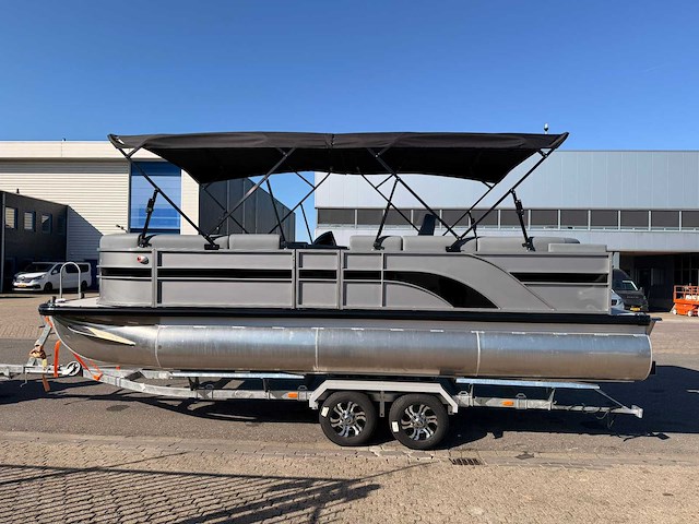 Uf marine - 2026 - 22ft - ponton boot / consoleboot - afbeelding 33 van  41