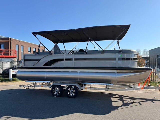 Uf marine - 2026 - 22ft - ponton boot / consoleboot - afbeelding 1 van  43