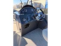 Uf marine - 2026 - 22ft - ponton boot / consoleboot - afbeelding 16 van  43