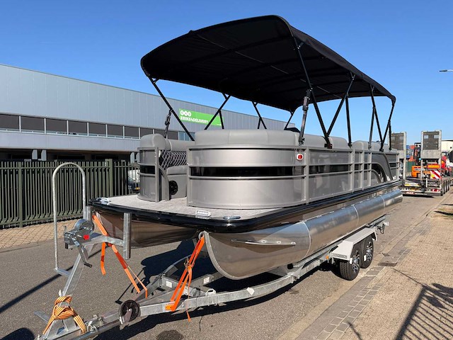 Uf marine - 2026 - 22ft - ponton boot / consoleboot - afbeelding 12 van  43