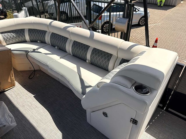Uf marine - 2026 - 22ft - ponton boot / consoleboot - afbeelding 4 van  19