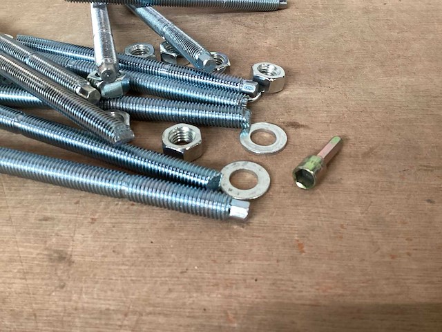 Ufast ucs12160 ankerstang m12x160 met moer en revet (720x) - afbeelding 2 van  4