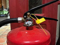 Ufo-flame / kling abc poeder 6 kg brandblusser (2x) - afbeelding 4 van  6