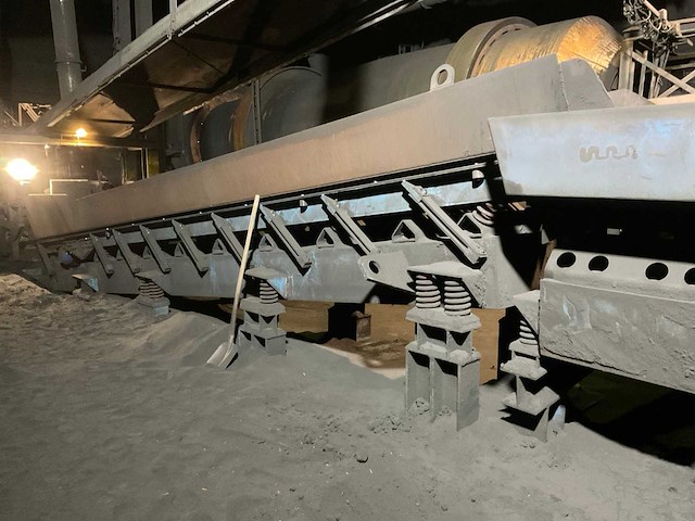 Uhde - transport schudbank - afbeelding 2 van  14