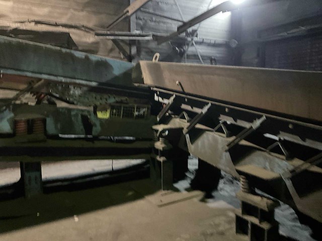 Uhde - transport schudbank - afbeelding 12 van  14