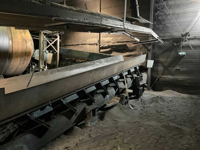 Uhde - transport schudbank - afbeelding 14 van  14