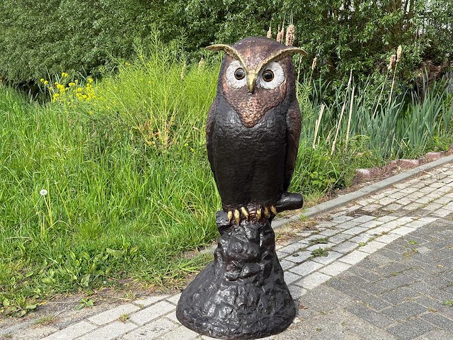 Uil op boomstam 112 cm hoog - afbeelding 1 van  3