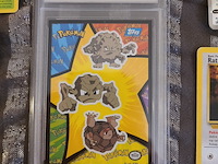 Uit 1999 – zeldzame gegrade topps pokémonkaart 'geodude, graveler & golem' (mint 9 met back 10) + vintage & moderne kaartenmix - afbeelding 2 van  7