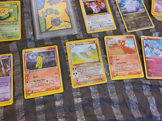 Uit 1999 – zeldzame gegrade topps pokémonkaart 'geodude, graveler & golem' (mint 9 met back 10) + vintage & moderne kaartenmix - afbeelding 6 van  7