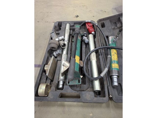 Uitdeukset compac - afbeelding 3 van  10